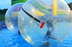 Nově k dispozici vodní zorbing